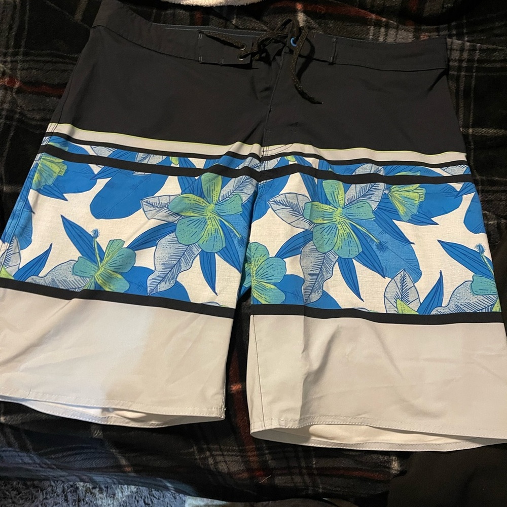 Burnside swim trunks 🤍